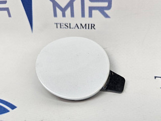 заглушка переднего бампера под крюк Tesla Model Y 1 поколение 2022, 1493746-00