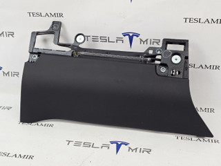 подушка безопасности коленная Tesla Model S 1 поколение [2-й рестайлинг] 2022, 1077825-00, 1582859-00