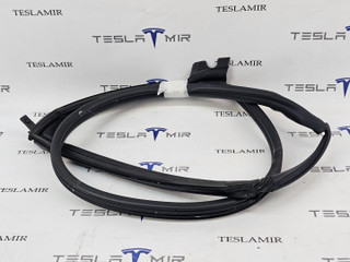 уплотнитель двери Tesla Model S 1 поколение [2-й рестайлинг] 2022, 1606735-00