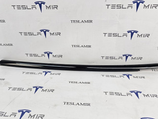 молдинг двери задней левой Tesla Model S 1 поколение [2-й рестайлинг] 2022, 1873553-22, 1600177-00, 1600178-00
