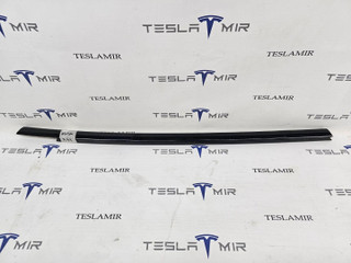 молдинг двери задней правой Tesla Model S 1 поколение [2-й рестайлинг] 2022, 1873554-22