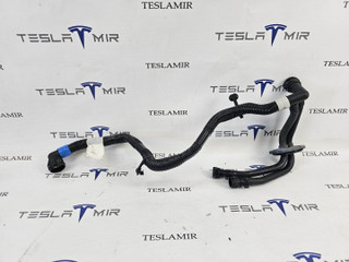 Патрубок системы охлаждения пластиковый Tesla Model S 1 поколение [2-й рестайлинг] 2022, 1585719-00