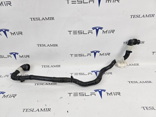 Патрубок системы охлаждения пластиковый Tesla Model S 1 поколение [2-й рестайлинг] 2022, 1589690-00