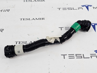Патрубок системы охлаждения пластиковый Tesla Model S 1 поколение [2-й рестайлинг] 2022, 1585712-00