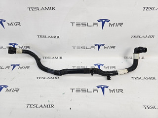 Патрубок системы охлаждения пластиковый Tesla Model S 1 поколение [2-й рестайлинг] 2022, 1588905-00