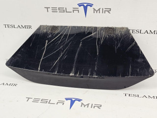 заглушка заднего бампера под крюк Tesla Model S 1 поколение [2-й рестайлинг] 2022, 1565584-00, 1565582-00