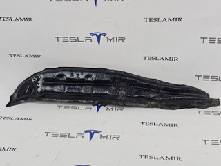 Шумоизоляция (уплотнитель) крыла (язык) правый Tesla Model S 1 поколение [2-й рестайлинг] 2022, 1050420-00