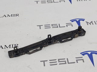 Кронштейн порога передний левый Tesla Model S 1 поколение [2-й рестайлинг] 2022, 1567142-00