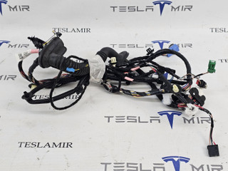 Электропроводка двери передняя правая Tesla Model 3 1 поколение 2023, 3067963-00