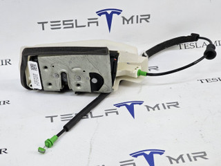 замок двери передней правой Tesla Model 3 1 поколение 2023, 1500673-00