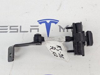 ограничитель открывания двери Tesla Model 3 1 поколение 2023, 1110298-00