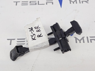 ограничитель открывания двери задней Tesla Model 3 1 поколение [рестайлинг] 2023, 1089509-00