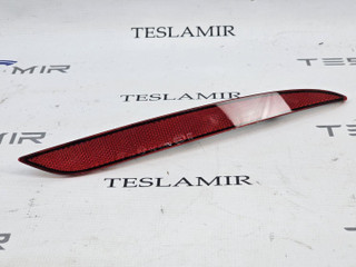 Катафот заднего бампера (отражатель) правый Tesla Model 3 1 поколение 2023, 1077407-00