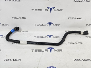 Шланг системы охлаждения - трубопровод порога Tesla Model 3 1 поколение 2023, 1501345-00