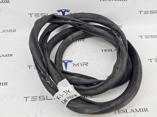 уплотнитель Tesla Model S 1 поколение [2-й рестайлинг] 2022, 1613450-00