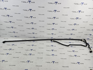 Патрубок системы охлаждения пластиковый Tesla Model 3 1 поколение 2020, 1077578-00