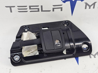 крючок для одежды Tesla Model S 1 поколение [2-й рестайлинг] 2022, 1624609-00, 1624609-99