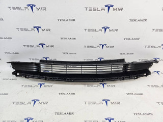 Решетка гриль декоративная основного радиатора (передний бампер) Tesla Model 3 2 поколение 2024, 1694311-00