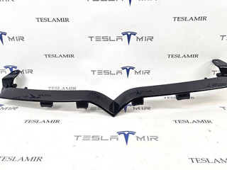 Накладка V-образная декоративная переднего гриля (птичка) Tesla Model S 1 поколение [2-й рестайлинг] 2022, 1611012-00