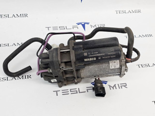 компрессор пневмоподвески Tesla Model S 1 поколение [рестайлинг] 2018, 1027911-00, 1061813-00, 1061815-00