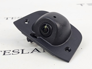 камера переднего обзора Tesla Model Y 2 поколение 2025, 1972134-00