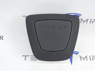 подушка безопасности водителя Tesla Model Y 2 поколение 2025, 2003661-00