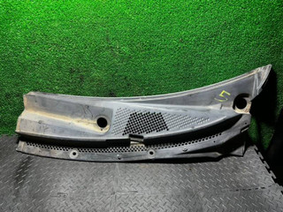 дождевик Nissan Primera P12 2004, 66862AU315