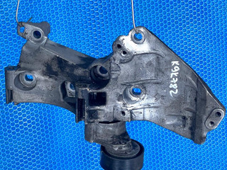 кронштейн генератора Renault Duster 1 поколение 2012, 1.5 л., K9K 782, дизель, МКПП, 8200669494