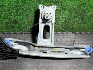 стеклоподъемник задний правый Opel Insignia 1 поколение (A) 2009, 13227841