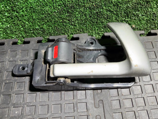 ручка внутренняя передняя правая Hyundai Santa Fe 2 поколение (CM) 2008