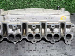 коллектор впускной Volkswagen Golf 5 поколение 2005, 03G129713