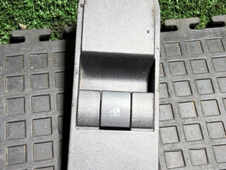 кнопка стеклоподъемника двери передней правой Opel Astra H 2005, 13197132