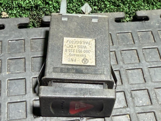 кнопка аварийной сигнализации Volkswagen Passat B5 1999, 3B0953235B