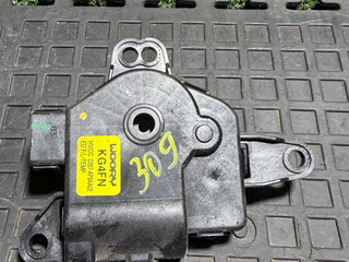 моторчик заслонки печки Kia Sportage 3 поколение 2010, D267AP9AA02