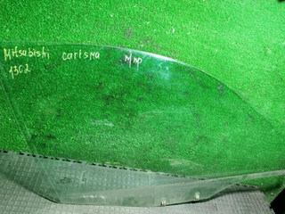 стекло двери передней правой Mitsubishi Carisma 1 поколение 1997