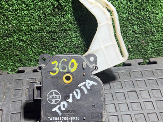моторчик заслонки печки Toyota Corolla Verso 2 поколение AR10 2005, AE0637008930