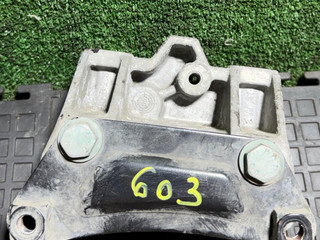 кронштейн КПП Volkswagen Golf 5 поколение 2005, 1K0199111E