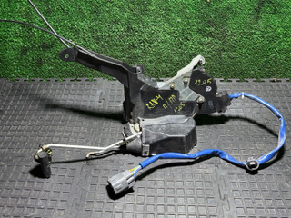 замок двери передней правой Toyota RAV4 2 поколение (XA20) (2000 - 2003), 8571042090