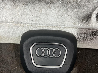 подушка безопасности водителя Audi Q3 F3 2020, 2.0 л., бензин, АКПП, внедорожник 5 дв., полный привод, 83A880201M