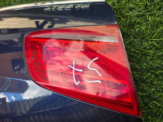 фонарь крышки багажника левый Volkswagen Passat B7 2011, 1.8 л., CDAA, бензин, АКПП, синий, седан, передний привод, правый руль, 3AE945307D