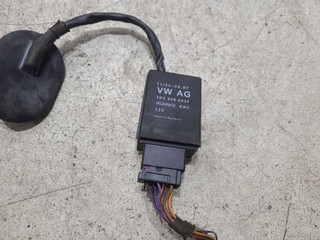 блок управления топливным насосом Volkswagen Golf 6 поколение 2011, бензин, 1K0906093F