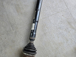 полуось (приводной вал, ШРУС) Volkswagen Passat B7 2011, 1.8 л., CDAA, бензин, АКПП, синий, седан, передний привод, правый руль, 1K0407272