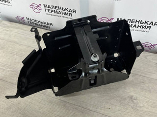 Кронштейн АКБ BMW 3 серия G20 2020, 2.0 л., B46 B20 B, бензин, АКПП, белый alpinweiss 3 (300), седан, задний привод, 61216832935, 6832935, 61216826110, 6826110