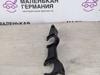 кронштейн (крепление) BMW 5 серия G30/G31 G30 2017, 3.0 л., B58 B30 A, бензин, АКПП, темно-синий, седан, полный привод, 13718607951, 8607951