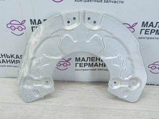 защитный кожух тормозного механизма Mercedes-Benz C-Класс W205/S205/C205 2014, 2.0 л., M 274.920, бензин, АКПП, белый, седан, задний привод, правый руль, A0004213520