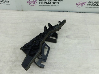 кронштейн (крепление) Mercedes-Benz C-Класс W205/S205/C205 2014, 2.0 л., M 274.920, бензин, АКПП, белый, седан, задний привод, правый руль, A2058310898, A2058310698