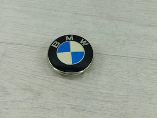 эмблема BMW 5 серия F10/F11 [рестайлинг] F10 (2013 - 2017), 2.0 л., N20 B20 A, бензин, коричневый, седан, F010000078