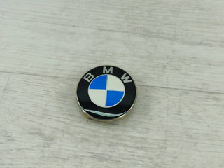 эмблема BMW 5 серия F10/F11 [рестайлинг] F10 2013, 2.0 л., N20 B20 A, бензин, серебро, седан, F010000078