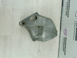 кронштейн двигателя BMW 5 серия F07/F10/F11 F10 2011, 2.0 л., N47 D20 C, дизель, АКПП, седан, полный привод, 22116793003, 6793003
