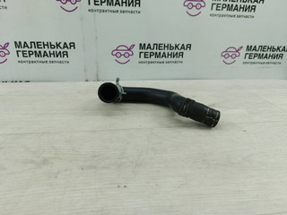 патрубок радиатора Mercedes-Benz C-Класс W205/S205/C205 2014, 2.0 л., M 274.920, бензин, АКПП, белый, седан, задний привод, правый руль, 0613562A